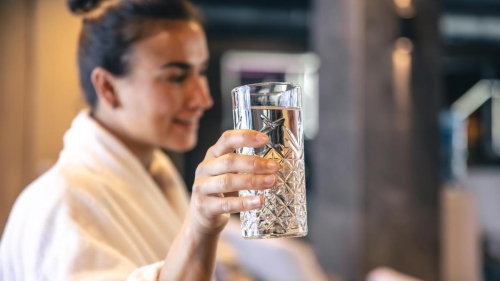 Чем полезна вода для организма и как ее правильно пить