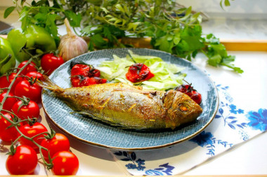 Дорадо целиком в духовке