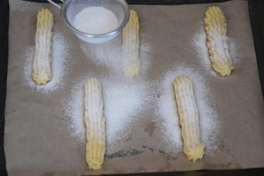 Эклер классический в домашних условиях с заварным кремом