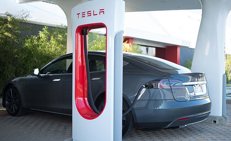 Эксперт с Уолл-стрит прогнозирует обвал акций Tesla в 2026 году на 80%