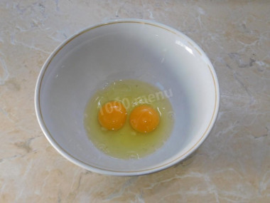 Гренки с яйцом на сковороде