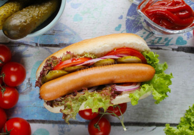 Хот дог в домашних условиях в булочке с сосиской