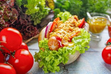 Хот дог в домашних условиях в булочке с сосиской