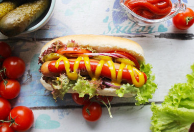 Хот дог в домашних условиях в булочке с сосиской