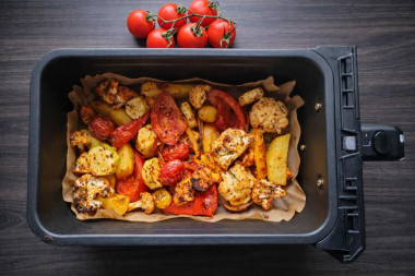 Картошка с овощами в аэрогриле