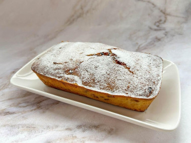 Кекс на кефире и растительном масле с изюмом