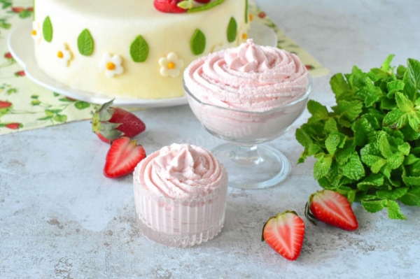 Клубничный крем для торта