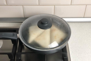 Конвертики из лаваша с разными начинками на сковороде