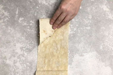 Конвертики из лаваша с разными начинками на сковороде