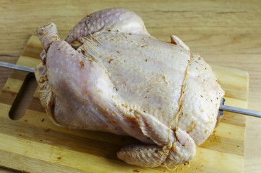 Курица гриль в духовке на вертеле целиком с корочкой