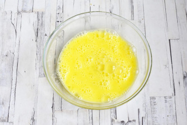 Курица в панировке на сковороде