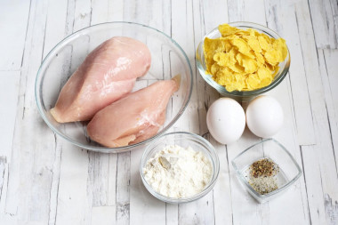 Курица в панировке на сковороде