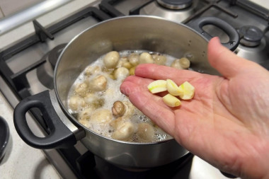 Маринованные шампиньоны вкусные домашние