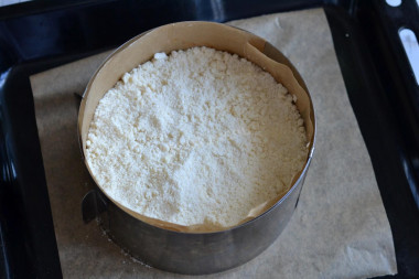 Насыпной пирог с творогом и яблоками в духовке