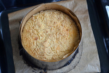 Насыпной пирог с творогом и яблоками в духовке