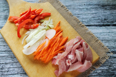 Острое мясо с овощами