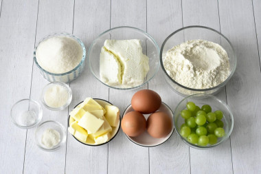 Пирог с виноградом