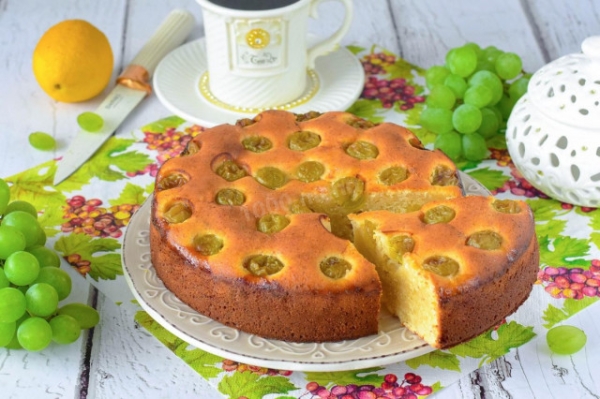 Пирог с виноградом