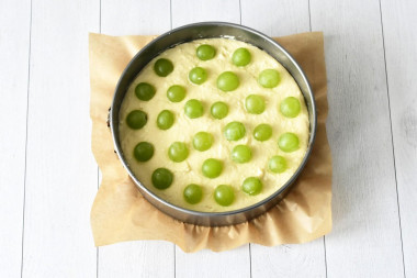 Пирог с виноградом