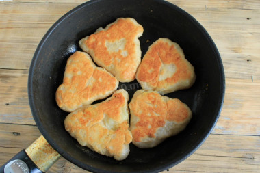 Пирожки на кефире жареные на сковороде