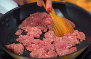 Пирожки с капустой мясом в духовке