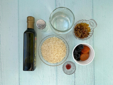 Плов с курагой и черносливом