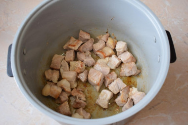 Плов со свининой в мультиварке