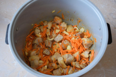 Плов со свининой в мультиварке