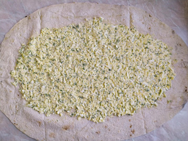 Рулет из лаваша с яйцом и сыром