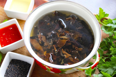 Салат из китайских древесных грибов