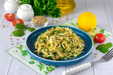 Салат капуста с соевым соусом