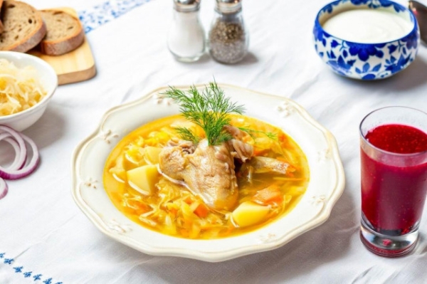 Щи с капустой с курицей классические