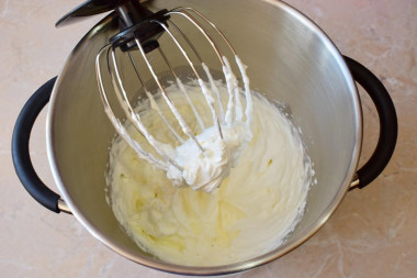 Сливки и творожный сыр крем для торта