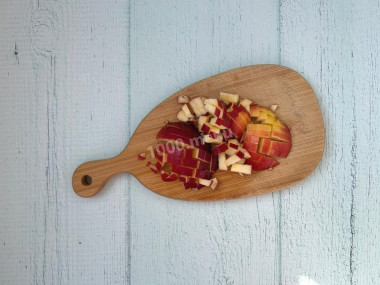 Слойки с яблоком и корицей