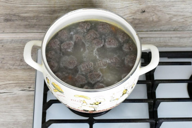 Суп с фрикадельками классический