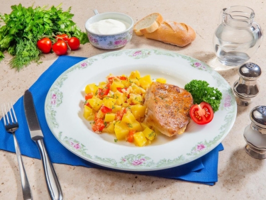 Свинина с картошкой в сметане