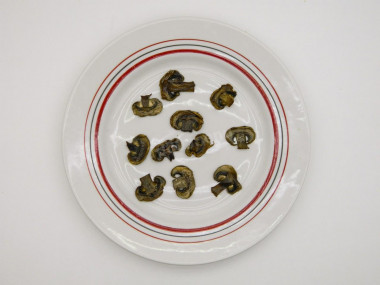 Тарталетки с грибами и сыром