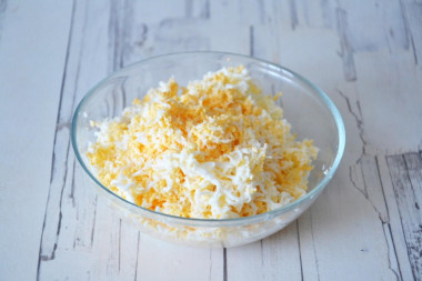 Тарталетки с яйцом и сыром