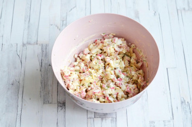 Тарталетки с крабовыми палочками сыром и яйцом