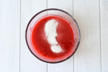 Торт с клубничным кремом