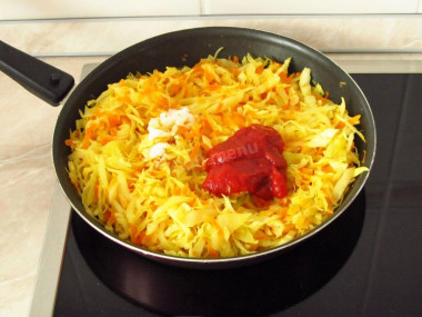 Тушеная капуста с фасолью