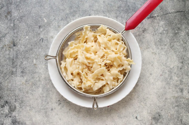 Запеканка из лапши с фаршем в духовке