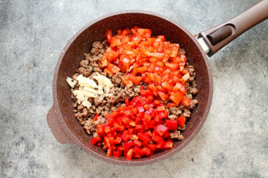 Запеканка из лапши с фаршем в духовке