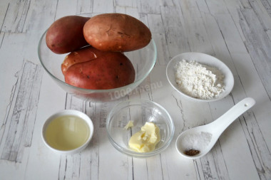 Жареная картошка с золотистой корочкой на сковороде