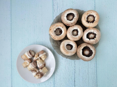 Фаршированные шампиньоны в аэрогриле