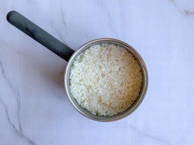 Японский рулет из риса и тунца