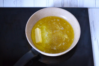 Кальмары фаршированные креветками с сыром и рисом