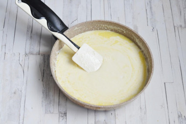 Кальмары фаршированные креветками с сыром и рисом