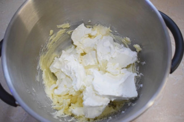 Крем чиз на масле для выравнивания торта