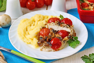 Куриные отбивные с грибами в духовке